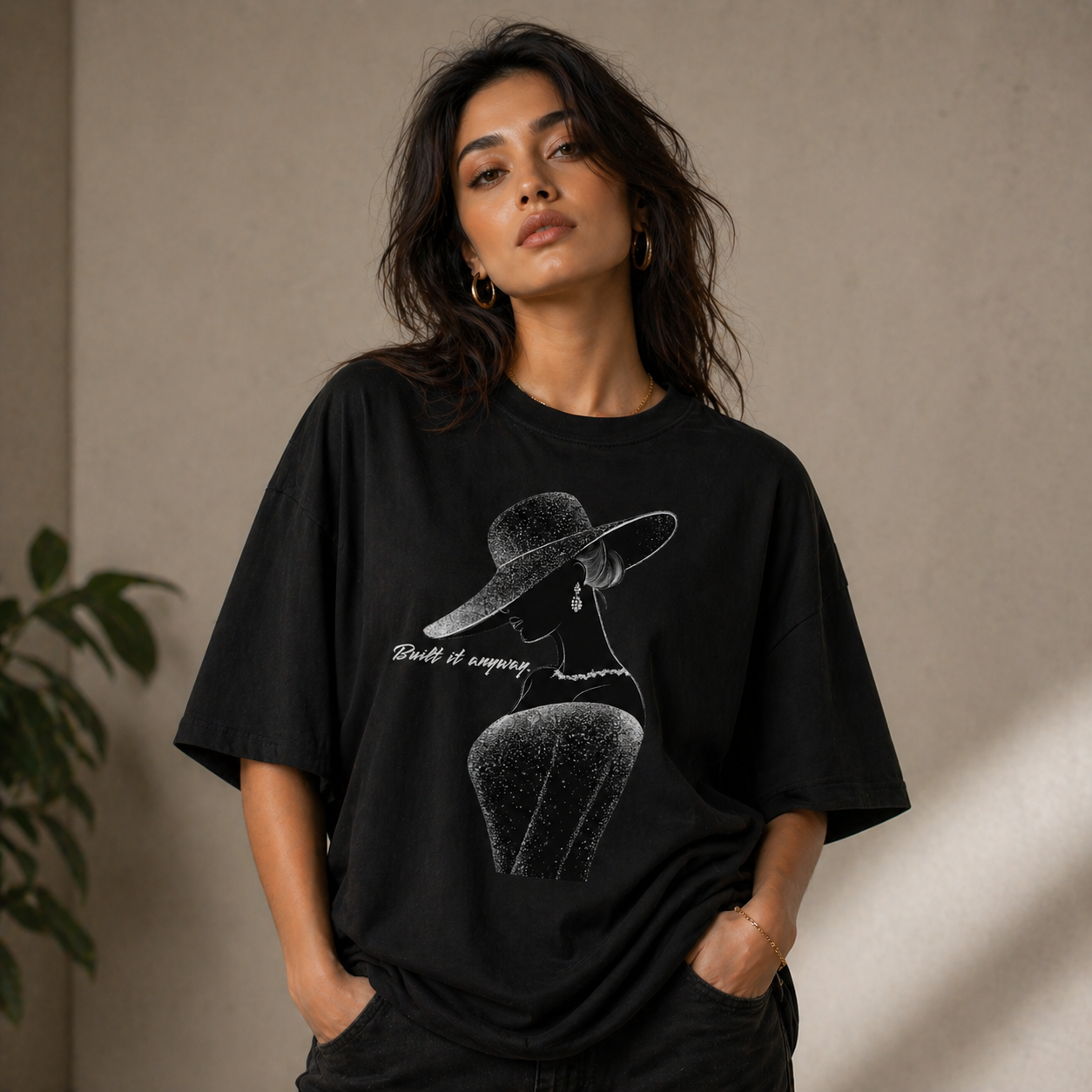 JÁURE Oversized Tee — Noir Muse
