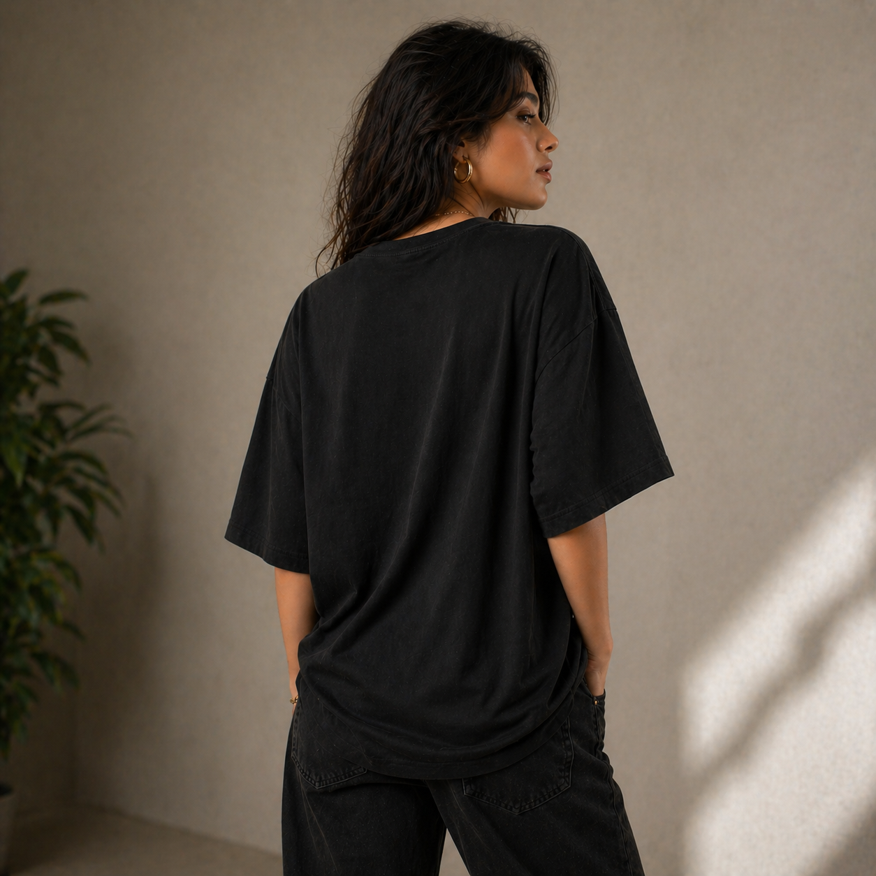 JÁURE Oversized Tee — Noir Muse